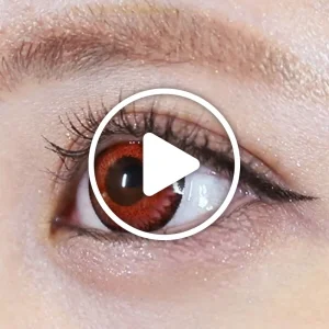 /product/535/_商品サムネイル_Flamme Red フランメレッド着用動画 落ち着いたカラーリングで大人の赤眼になれるコスプレ向けカラコン。｜カラコン ワンデー