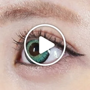 /product/534/_商品サムネイル_Rase Green ラゼグリーン着用動画 奥行きを表現する2色のグリーンでべた塗り感がない神秘的な瞳になれるコスプレ向けカラコン。｜カラコン ワンデー