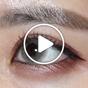 /product/362/_商品サムネイル_フェードグレー着用動画 クールでシックな美発色。ハイトーングレーで自然な色素薄い系の瞳に