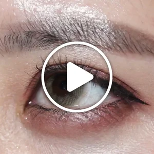 /product/309/_商品サムネイル_モスブラウン着用動画 ヘーゼルにもカーキにもイエローにも見える魅惑のハーフ発色