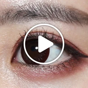 /product/31/_商品サムネイル_ナチュラルブラック着用動画 日本人の瞳の色に近い、ブラウンカラーのナチュラルカラコン
