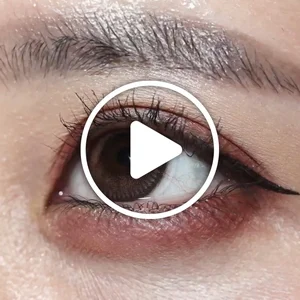 /product/427/_商品サムネイル_シュガーピンク着用動画 瞳に馴染むブラウンフチ。ほんのりピンクカラーで甘さを加えて女子力UP